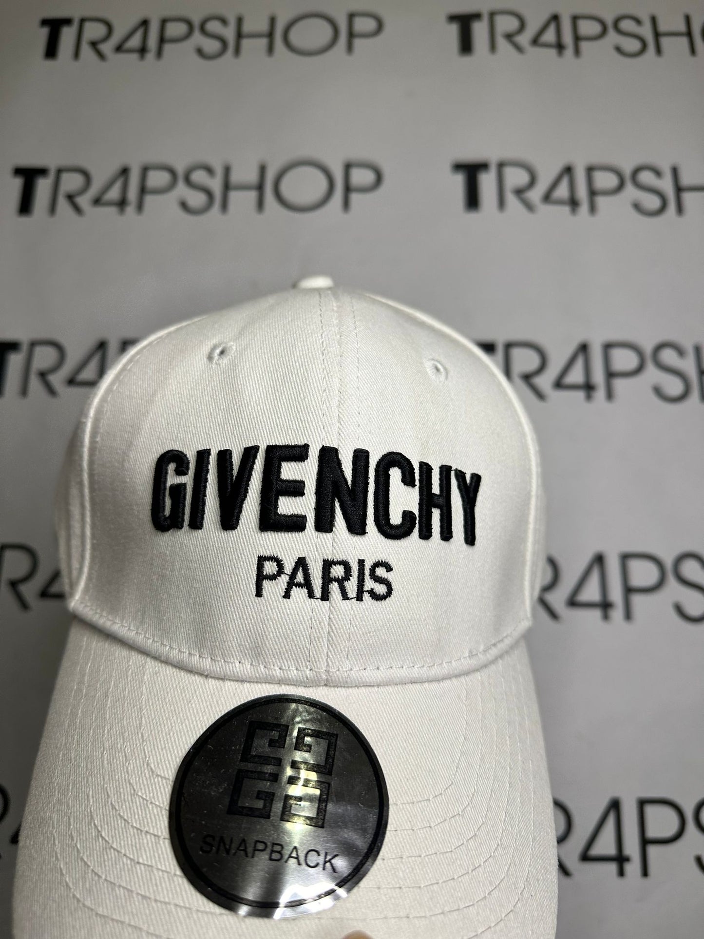 Cappello Givenchy