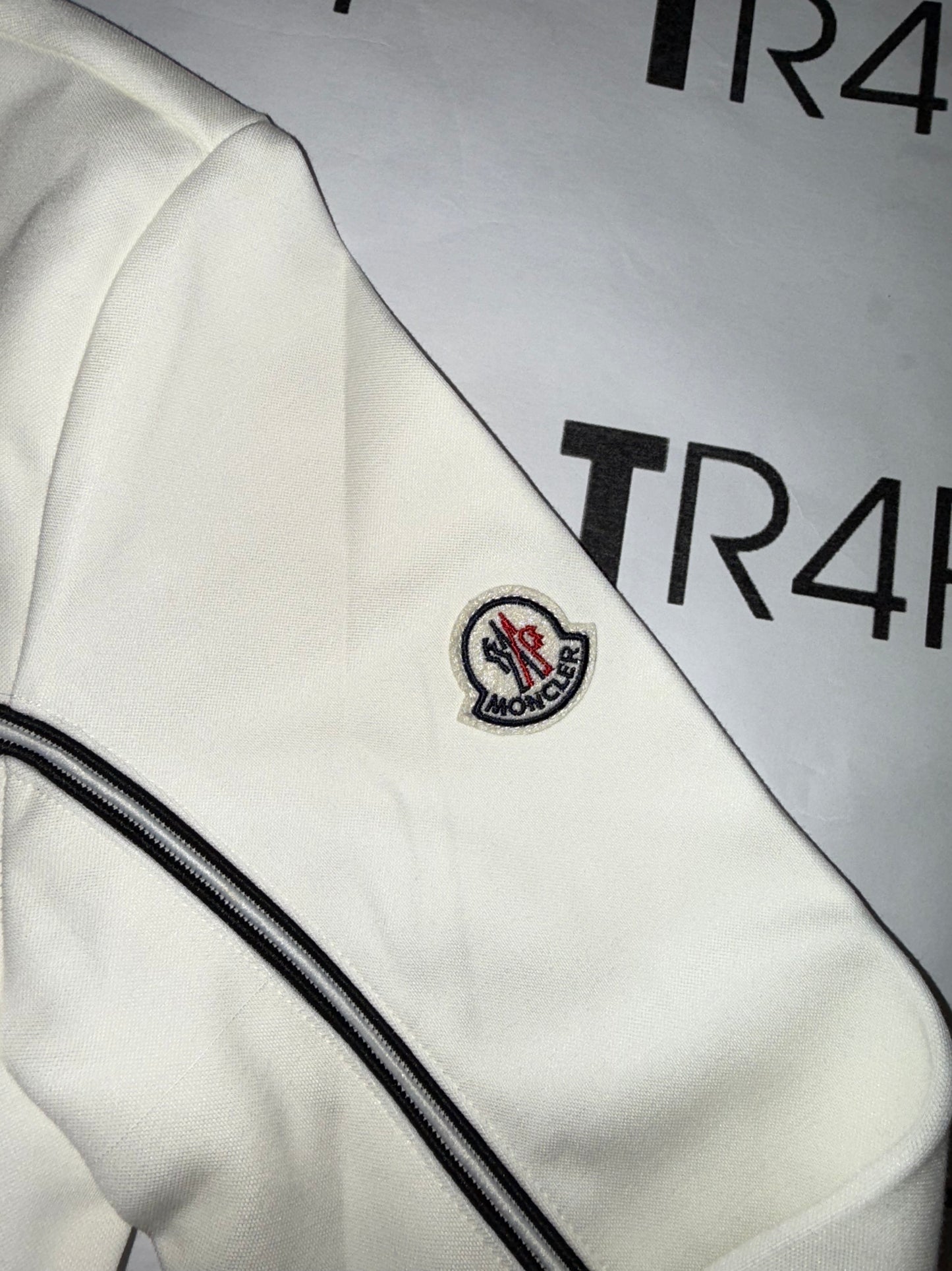 tuta moncler