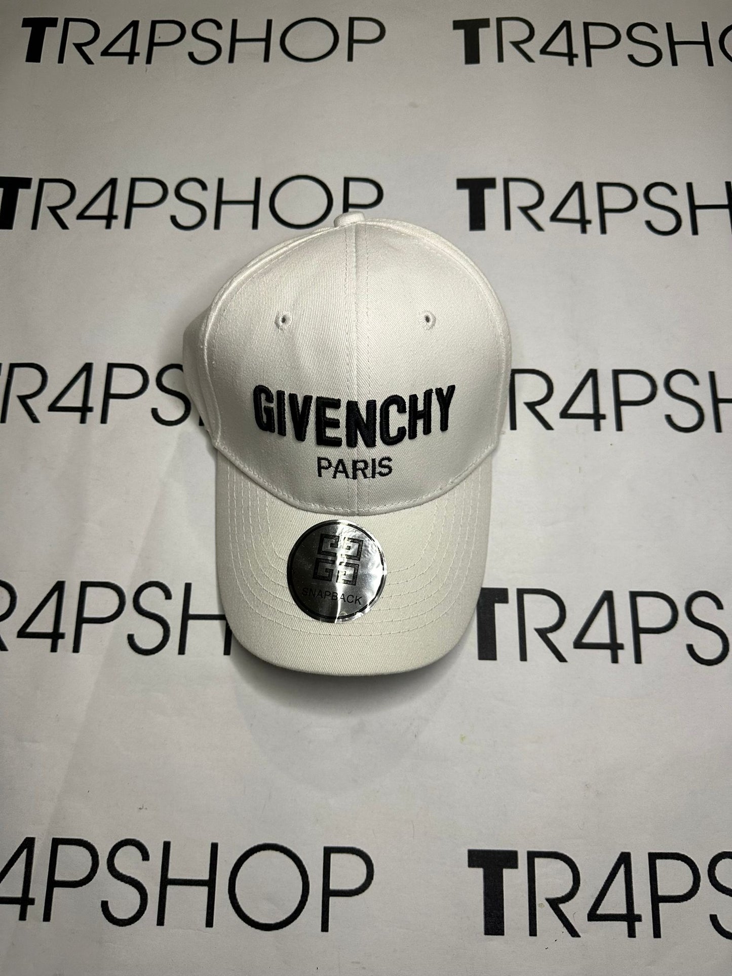 Cappello Givenchy