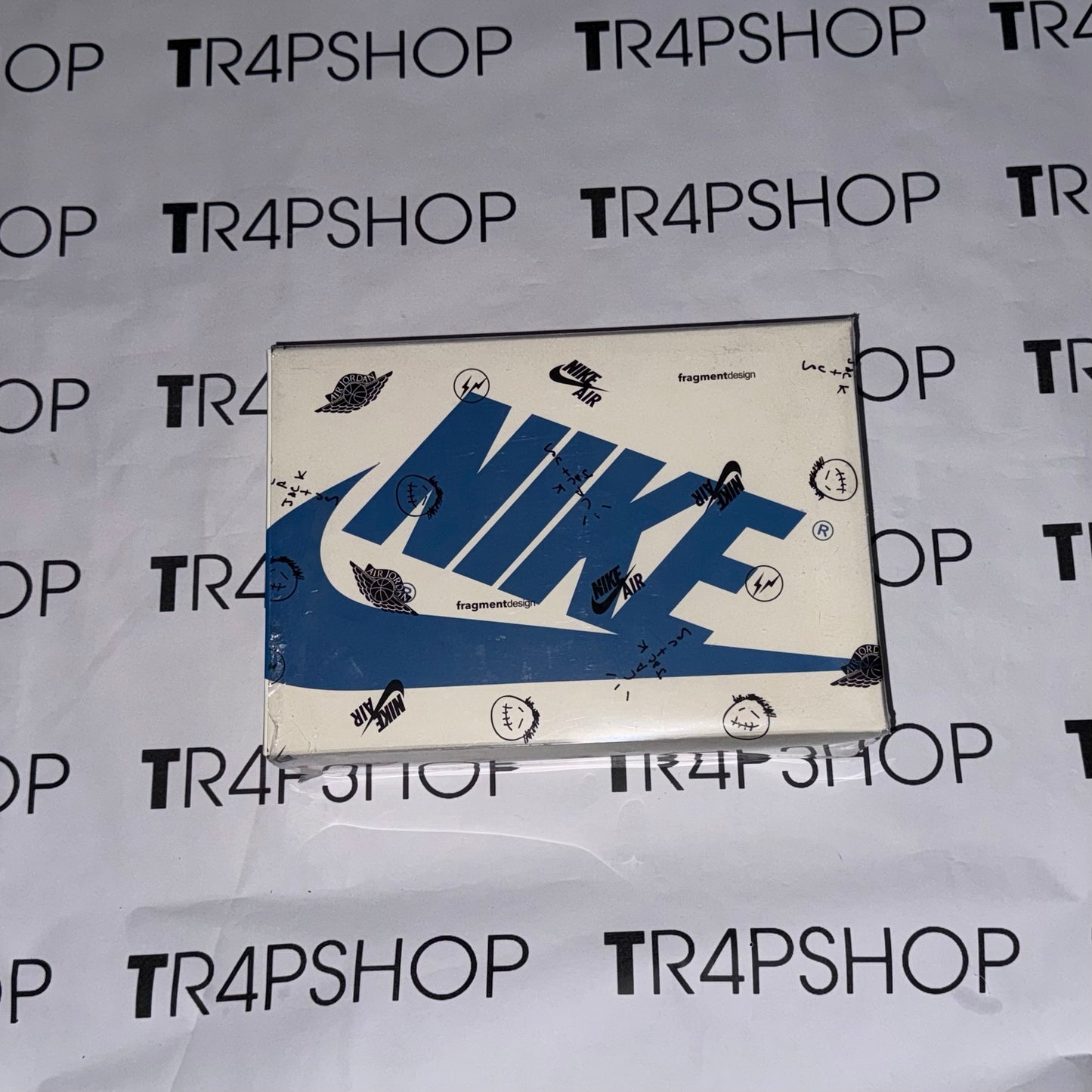 J1 x Travis blu